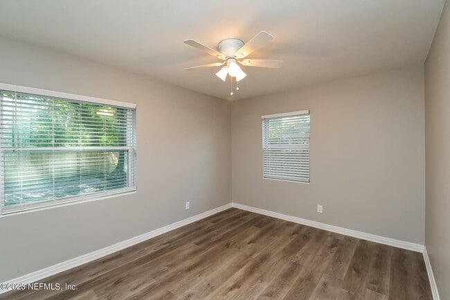 Building Photo - 5742 Norde Dr W