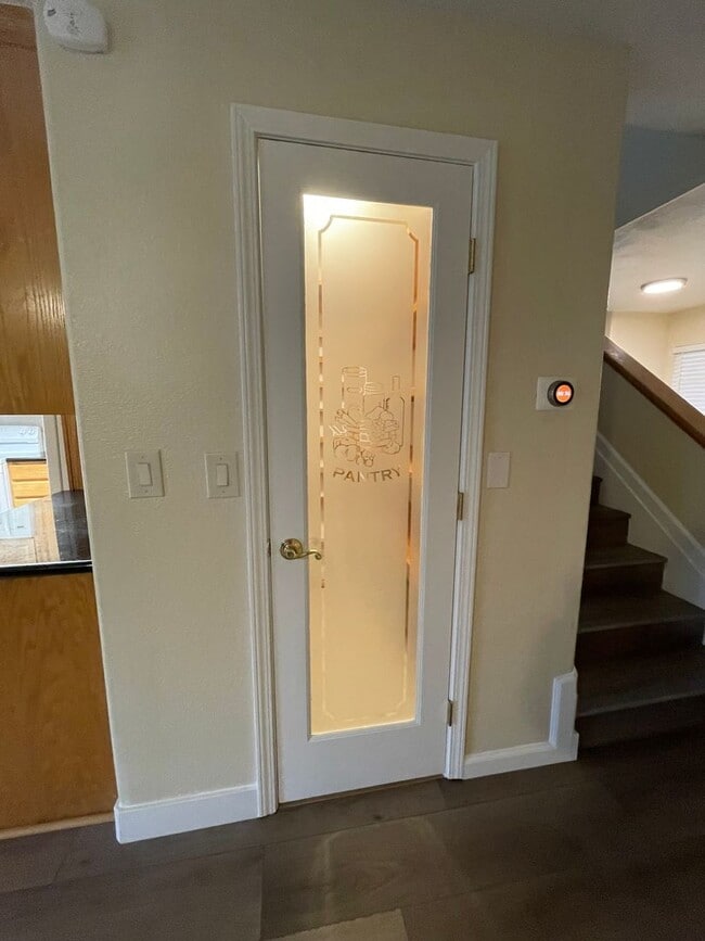 Building Photo - Spacious Citrus Heights Home with 3-Car Garage & Ample Storage