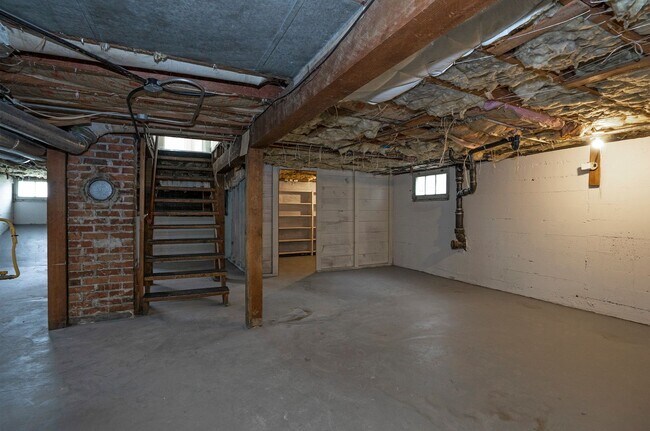 Building Photo - 6044 S Puget Sound Ave
