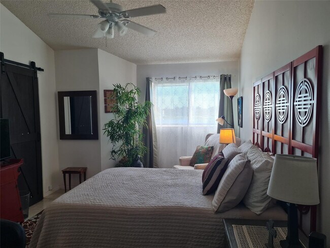 Building Photo - 3421 NW 44th St