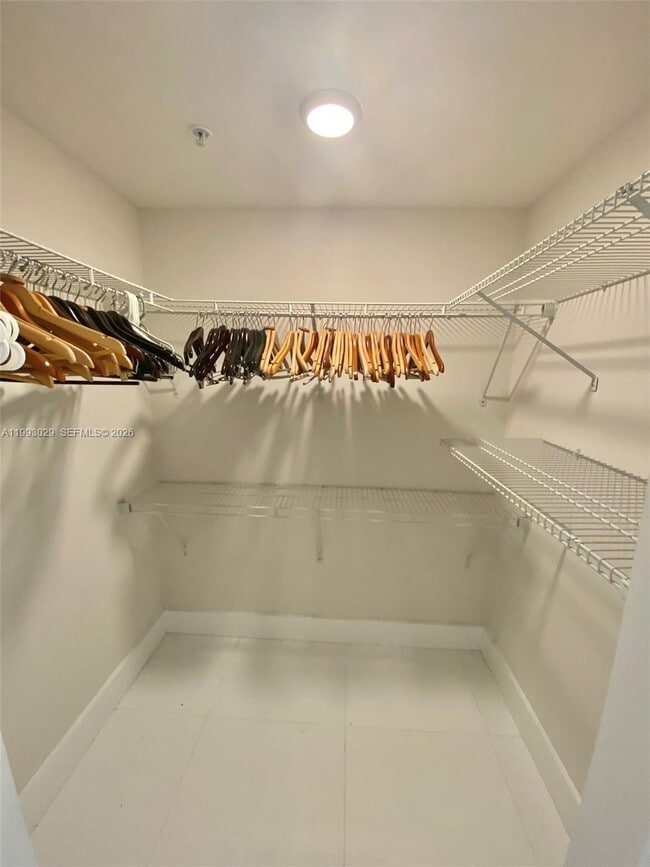 Building Photo - 170 SE 14th St