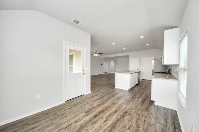 Building Photo - 20715 Southern Wds Blvd