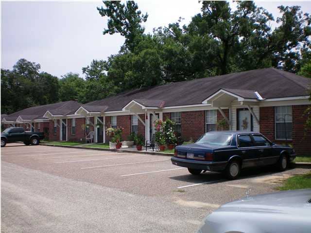 Building Photo - Oak Breeze Apartments