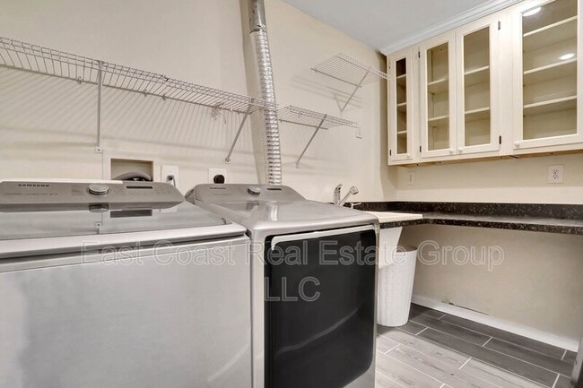 Building Photo - 779 Monet Dr