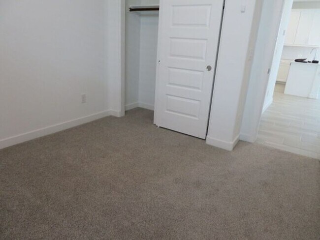 Building Photo - ****$500 off December Rent****Beautiful 5 Bedroom 3 Bath In Mystic at Lake Pleasant