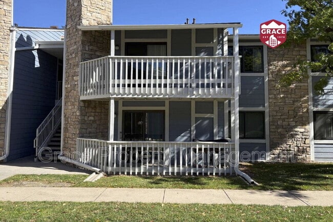 Primary Photo - 8335 E Fairmount Dr