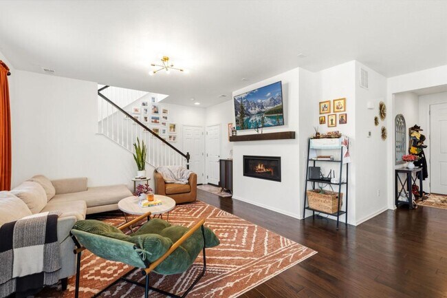 Building Photo - 5576 Bexley Dr
