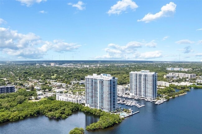 Building Photo - 17111 Biscayne Blvd