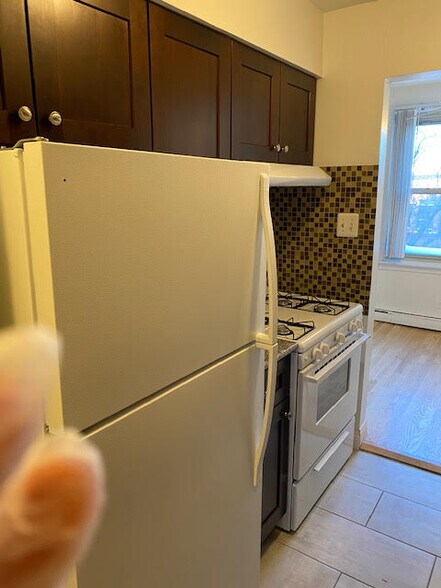 Building Photo - 3710 N Pine Grove Ave