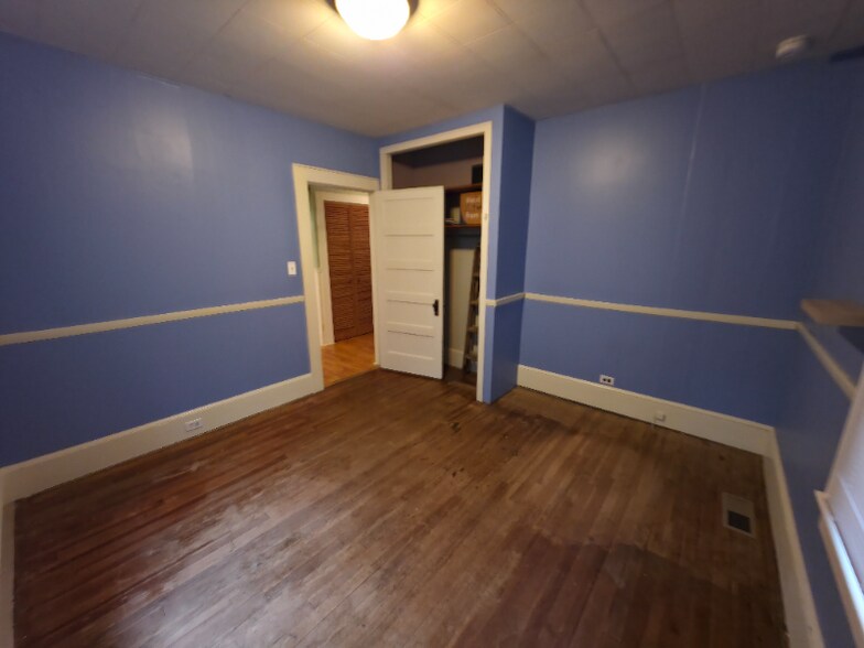 Building Photo - 105 Locust St