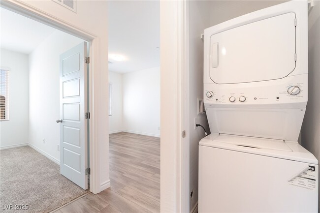 Building Photo - 20 Barbara Ln