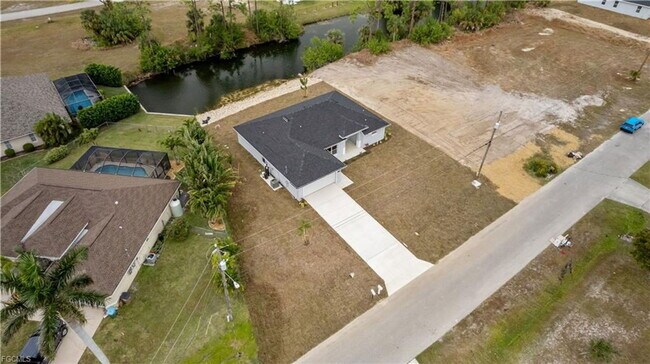 Building Photo - 3132 NE 13th Pl