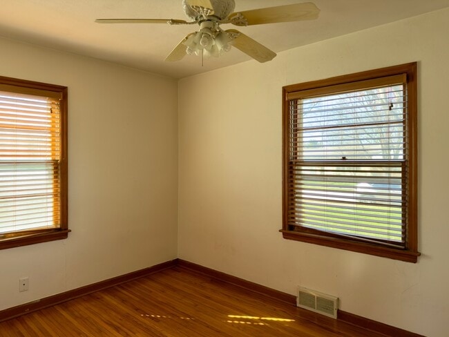 Building Photo - 3105 Burrmont Rd