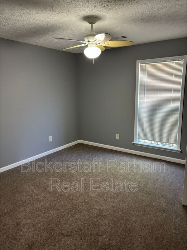 Building Photo - 1070 Watervalley Dr