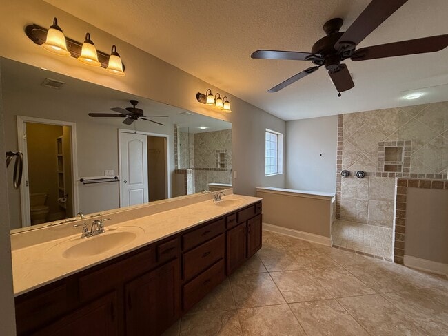 Building Photo - 9722 Misty Meadow Ln