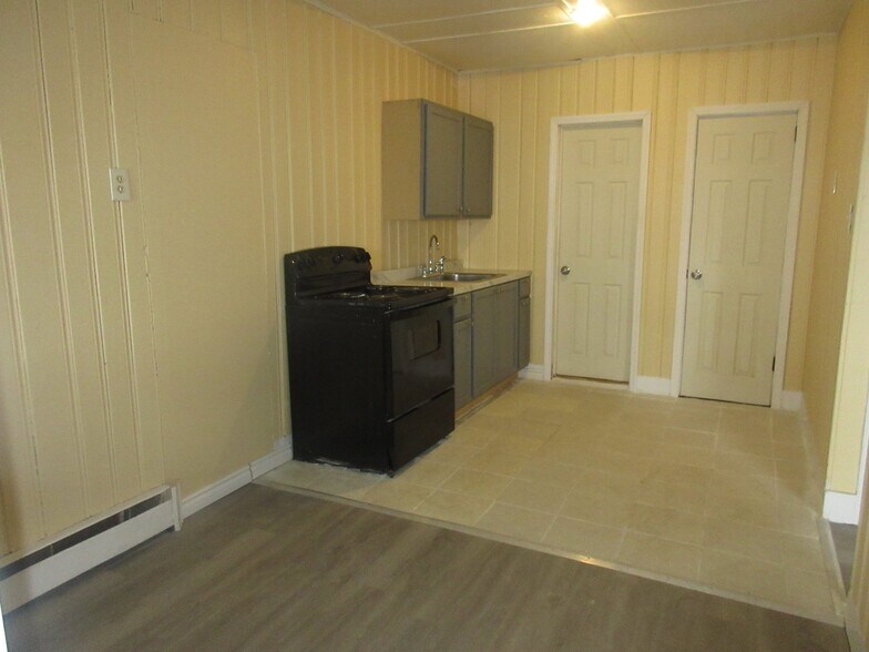 Building Photo - 1195 NY-52