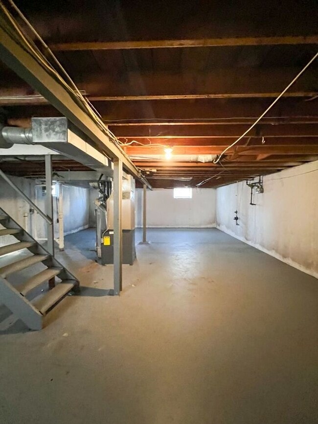 Building Photo - Charming 3 bedroom St Louis home near Nort...