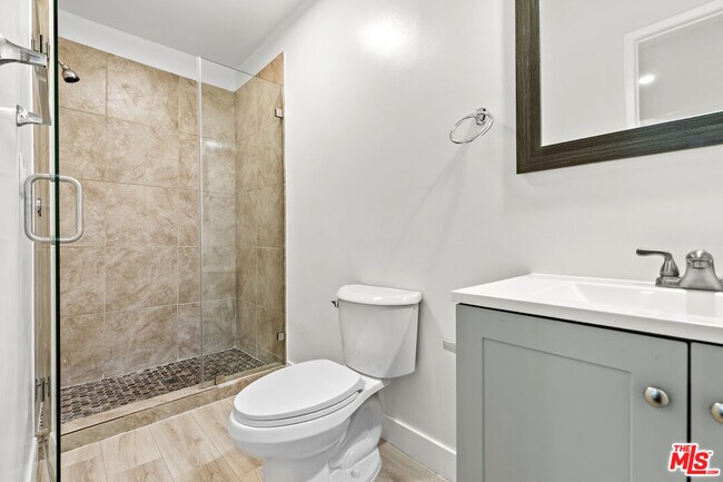 Building Photo - 330 E Dryden St