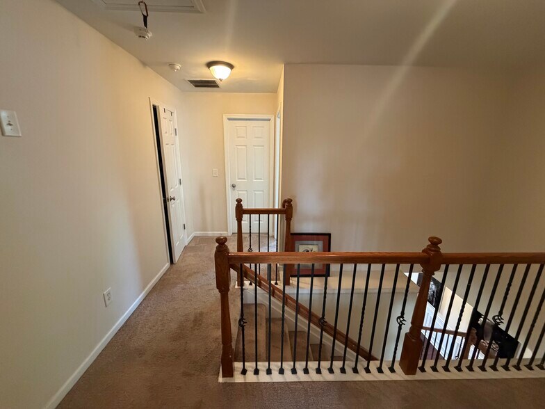 Building Photo - 115 Finchley Dr