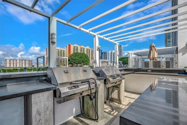 Building Photo - 400 Sunny Isles Blvd