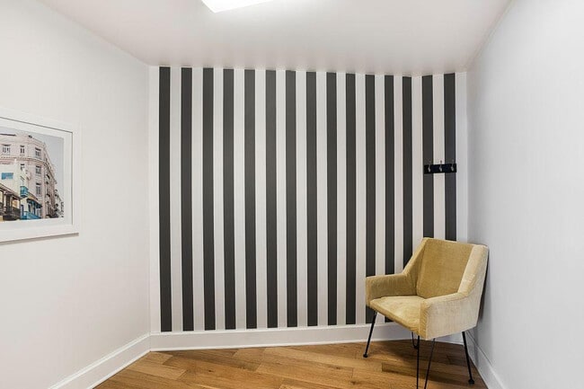 Building Photo - 925 Common St