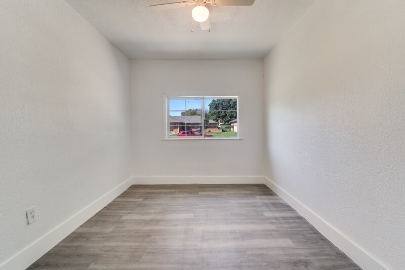 Building Photo - 1622 Hillwood Dr