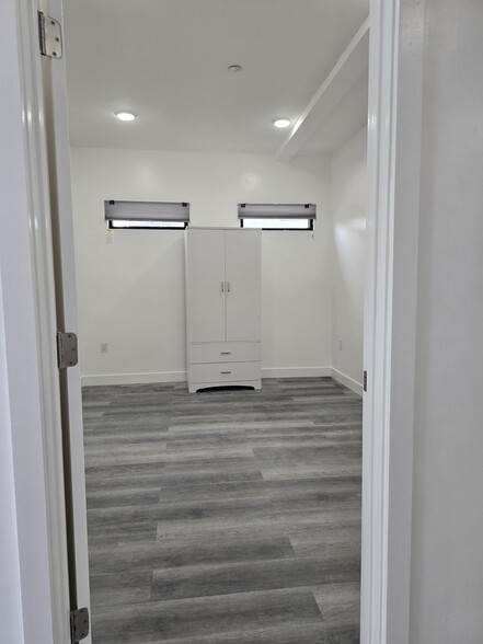 Building Photo - 1245 Crenshaw Blvd
