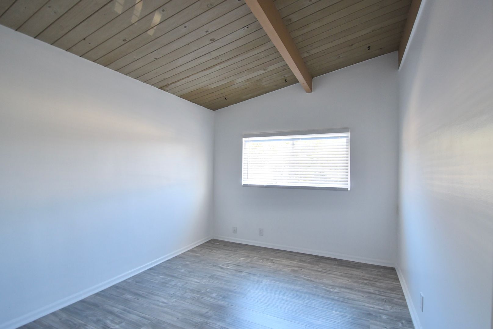 Building Photo - 121 W Arrellaga St