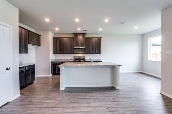 Building Photo - 737 Santa Lucia Dr