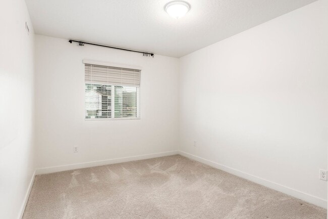 Building Photo - Convenient and Charming Heber City Town Ho...