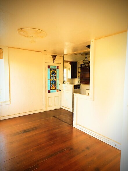 Building Photo - 725 Alhambra St