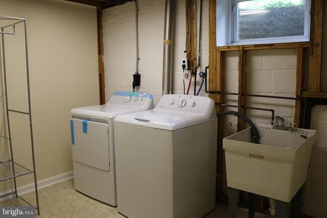 Building Photo - 8707 Greystone Pl