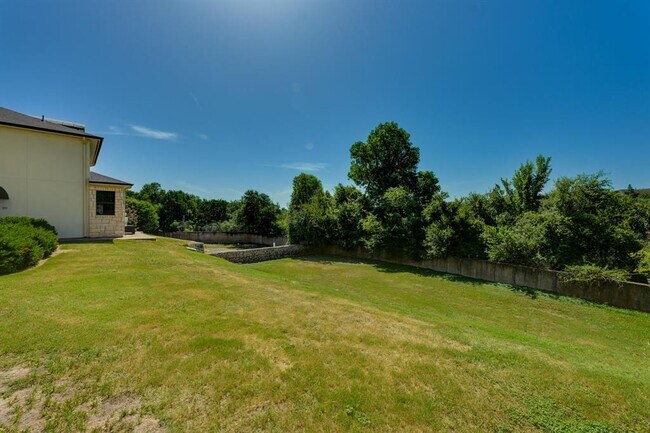 Building Photo - 7701 Rialto Blvd