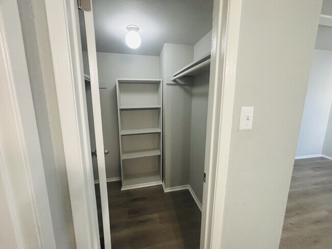 Building Photo - 6200 W Tidwell Rd