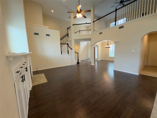 Building Photo - 4110 Royal Plantation Ln