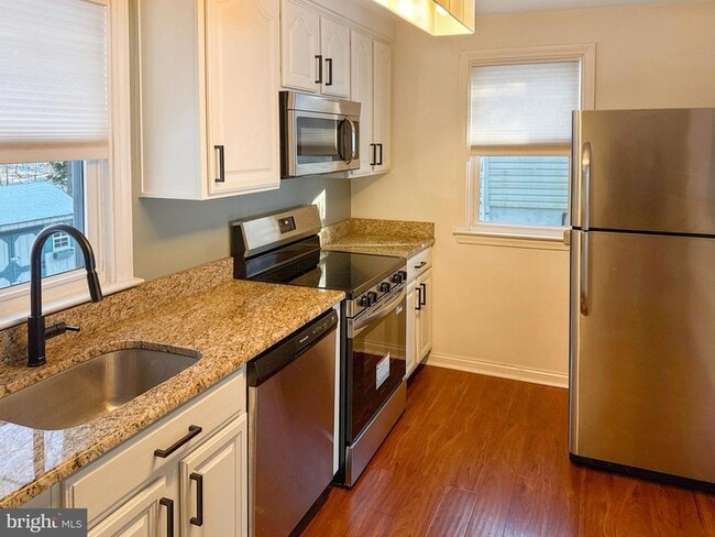 Building Photo - 133 N Line Rd