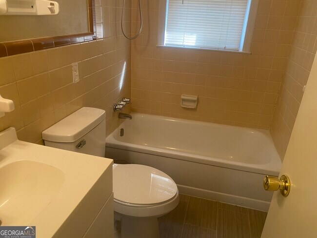 Building Photo - 155 Mimosa Dr