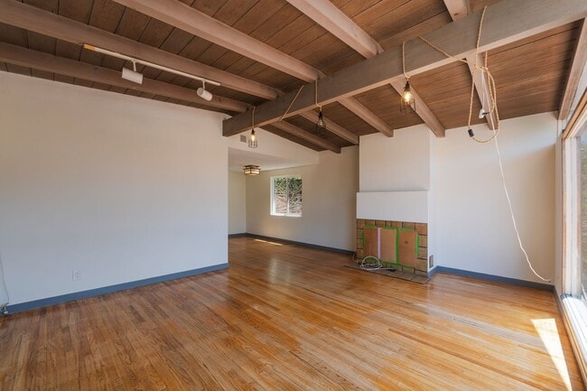 Building Photo - Hermosa Beach Home Rental