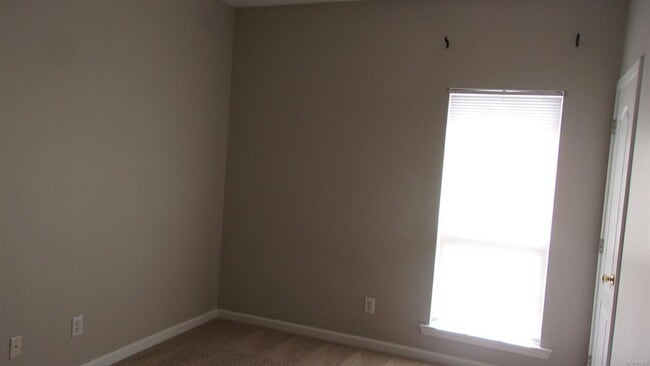Building Photo - 826 Bluegrass Dr