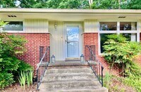 Building Photo - 2534 Avalon Cir