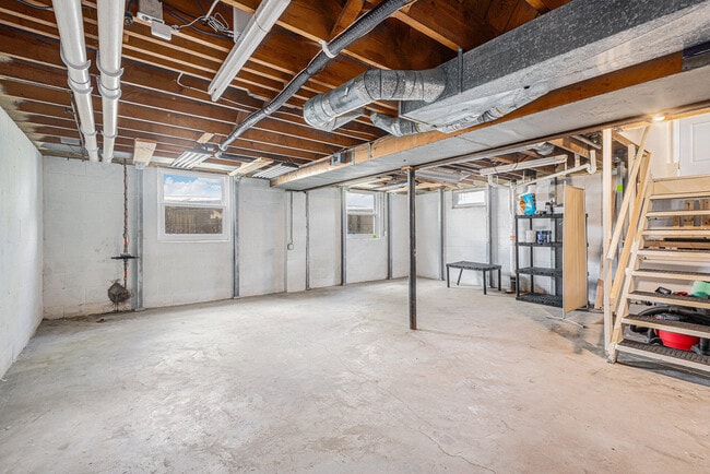 Building Photo - 124 Fairview Dr