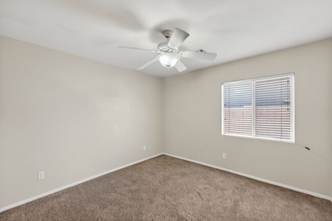 Building Photo - Spacious Gilbert Corner Lot Rental with 4 Bedrooms, Vaulted Ceilings & Private Backyard Retreat