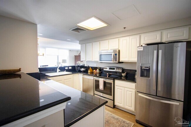 Building Photo - 800 Fort Pickens Rd