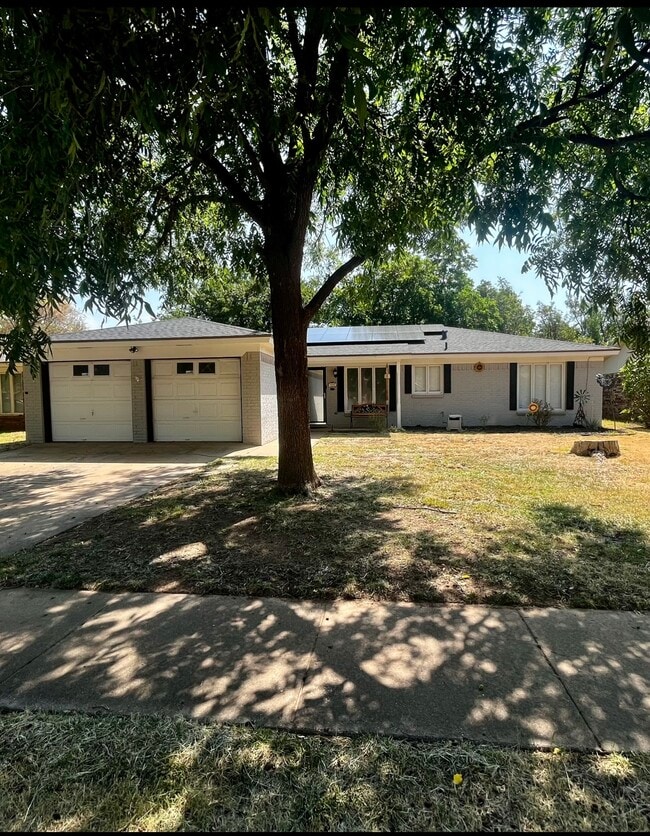 Primary Photo - 7009 Wayne Ave