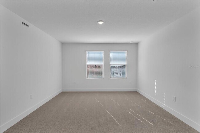 Building Photo - 15381 Hamlin Pk Dr