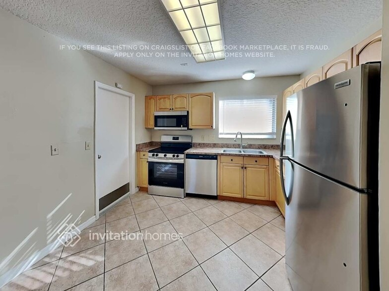 Building Photo - 5040 Foxhall Dr N