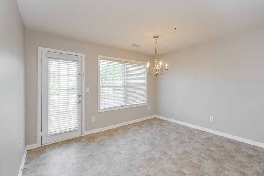 Building Photo - 6492 Grand Hickory Dr