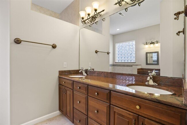 Building Photo - 5554 Palm Lake Cir