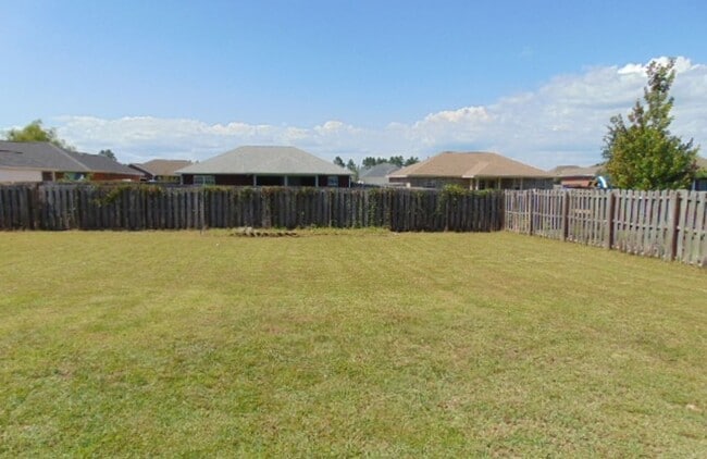 Building Photo - Cherokee Heights - 3 BR|2 BA w/ 2 Car Garage!