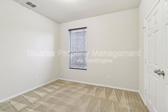 Building Photo - 1529 Desert Candle